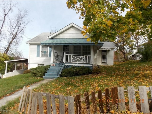 115 5th St SE in Pulaski, VA - Building Photo - Building Photo