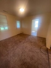 136 S Lincoln Ave in South Beloit, IL - Building Photo - Building Photo