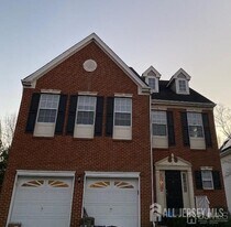 33 Marion Dr in Plainsboro, NJ - Building Photo