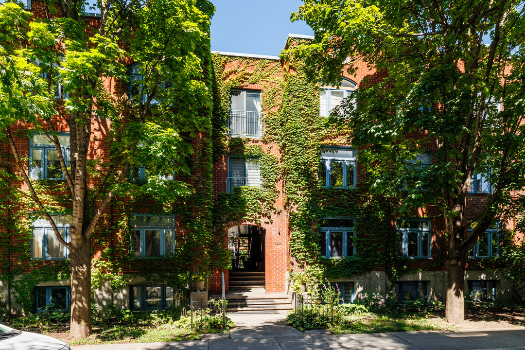 2655 Sainte-Cunégonde Rue in Montréal, QC - Building Photo