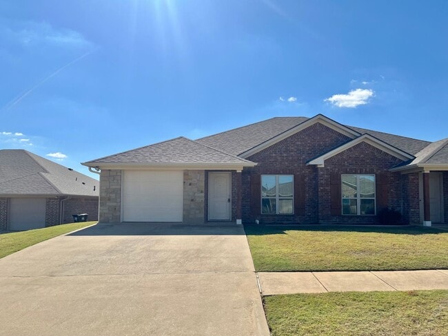 319 Princess Place in Tyler, TX - Building Photo - Building Photo