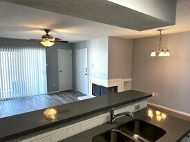 18617 Egret Bay Blvd in Houston, TX - Building Photo