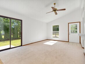 2208 Waynesburg St in Naperville, IL - Building Photo - Building Photo