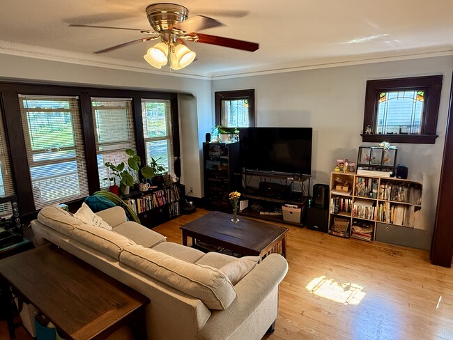 541 N 62nd St, Unit Lower in Wauwatosa, WI - Building Photo - Building Photo