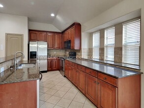 2172 Liriope Ln in Waxahachie, TX - Building Photo - Building Photo