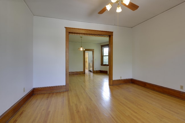 569 Ottawa Ave in St. Paul, MN - Building Photo - Building Photo