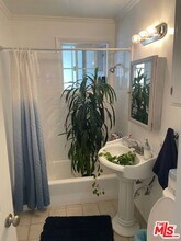 22860 Pacific Coast Hwy in Malibu, CA - Building Photo - Building Photo