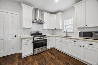 2 Jenkins St in Houston, TX - Building Photo - Building Photo