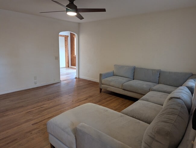 455 NE Clay Ave in Bend, OR - Building Photo - Building Photo