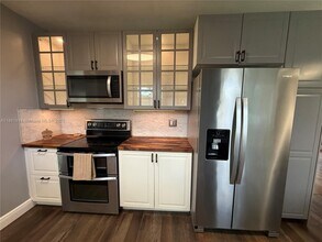 11305 NE 13th Ave in Miami, FL - Building Photo - Building Photo