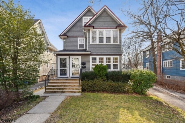 property at 40 Brookfield Rd