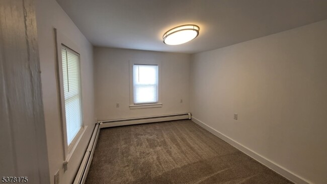60 E McFarlan St in Dover, NJ - Building Photo - Building Photo
