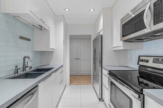 8535 N W Knoll Dr in West Hollywood, CA - Building Photo - Building Photo