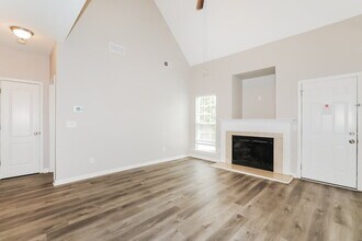 106 Shadow Creek Ct in Fairburn, GA - Building Photo - Building Photo