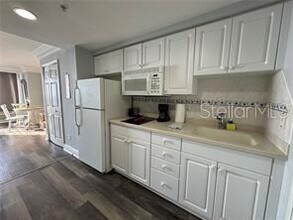 2700 N Atlantic Ave in Daytona Beach, FL - Building Photo - Building Photo