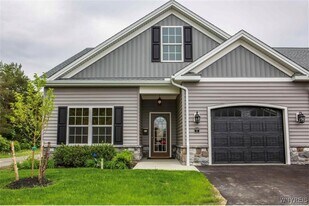 5281-5287 Chestnut Ridge Rd in Orchard Park, NY - Building Photo