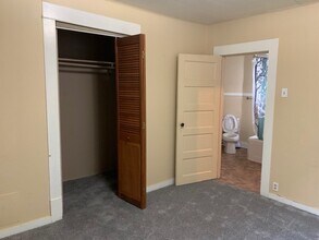 3509 Rucker Ave, Unit #2 in Everett, WA - Building Photo - Building Photo