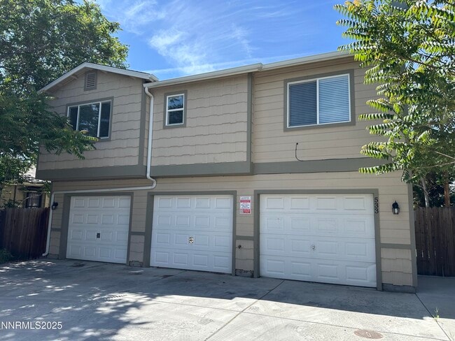 property at 533 E Taylor St