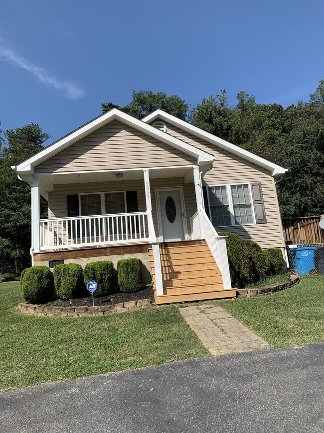 property at 5207 Salem Turnpike NW