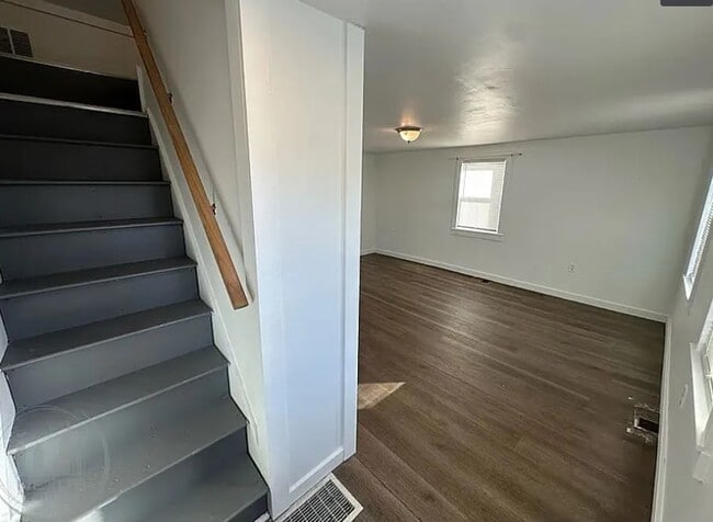 34 Pleasant St, Unit 30-34 Pleasant