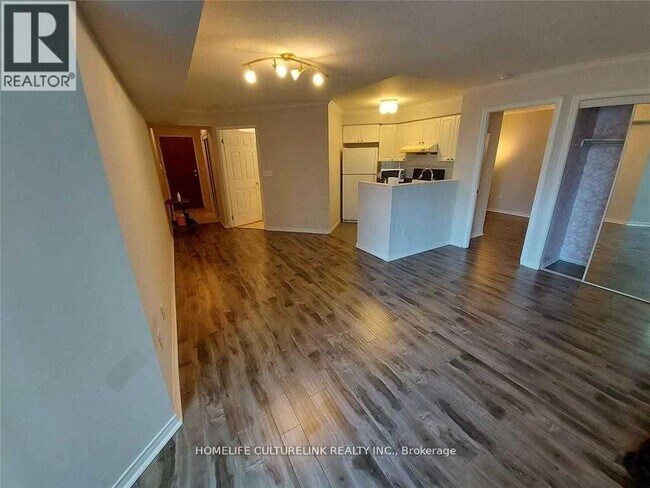 18 Pemberton Ave in Toronto, ON - Building Photo - Building Photo