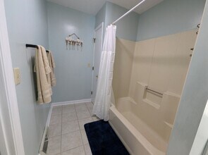 1037 Contentment Ln in Moneta, VA - Building Photo - Building Photo
