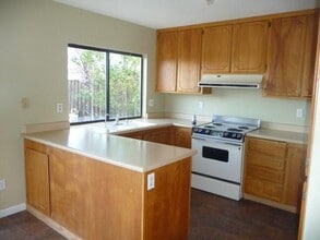 1854 Gingerwood Terrace in Brentwood, CA - Building Photo - Building Photo