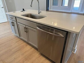 172 Shangrila Wy in Meridianville, AL - Foto de edificio - Building Photo