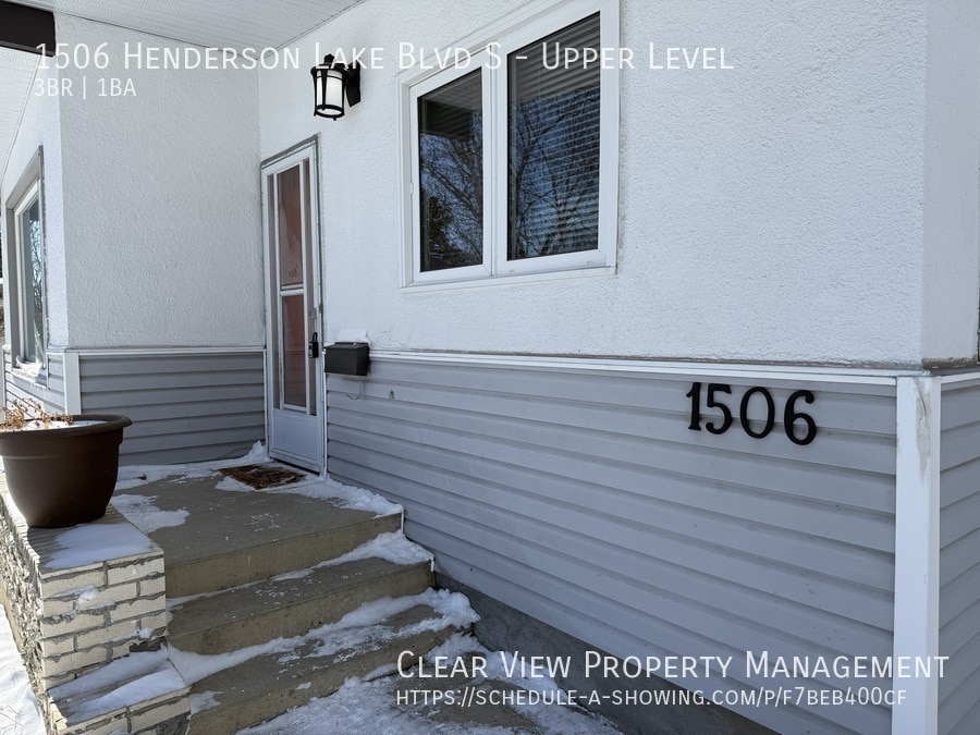 1506 Henderson Lake Blvd S in Lethbridge, AB - Building Photo