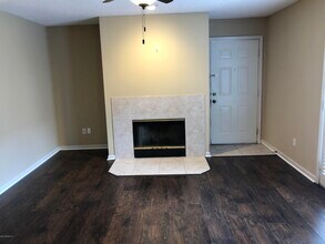13715 Richmond Park Dr N in Jacksonville, FL - Building Photo - Building Photo