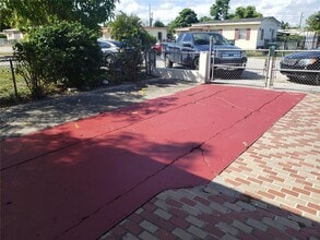 1370 NW 116th Terrace in Miami, FL - Building Photo - Building Photo