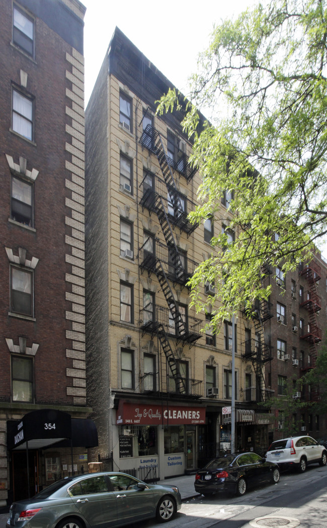 348 E 66th St in New York, NY - Building Photo - Building Photo