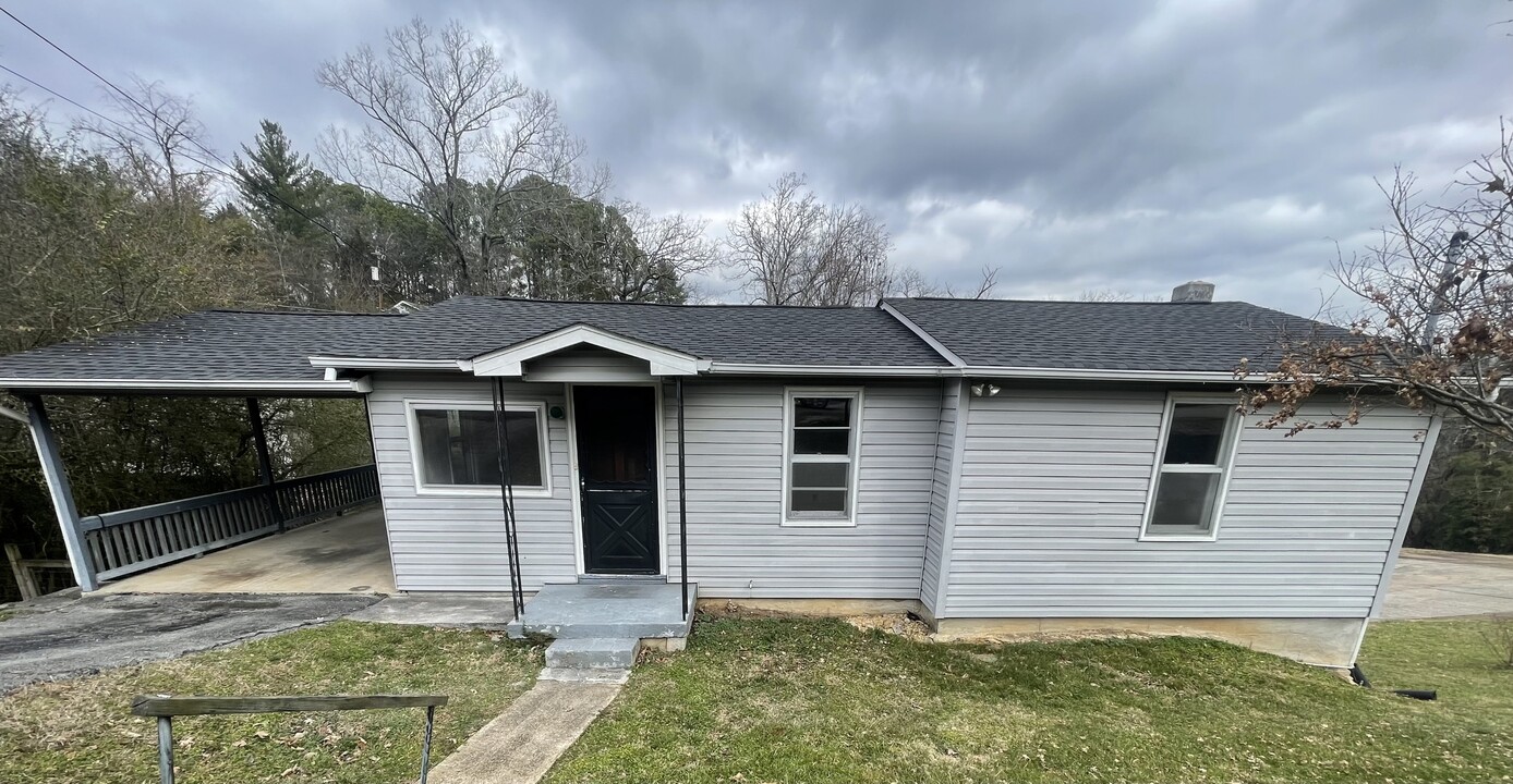 323 W Midvale Ave in Chattanooga, TN - Building Photo