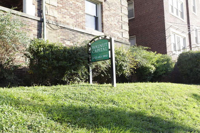 Hempstead Road Apartments in Pittsburgh, PA - Foto de edificio - Building Photo