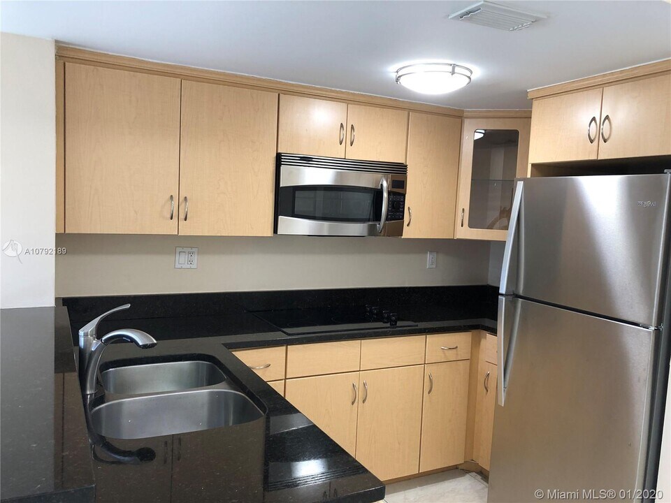 675 NW 85th Ct-Unit -8-104 in Miami, FL - Building Photo
