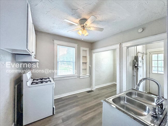 180 Clark Pl in Memphis, TN - Building Photo - Building Photo