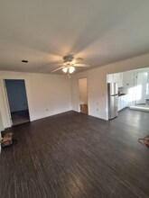 465 W Deckerville Rd-Unit -A in Caro, MI - Foto de edificio - Building Photo