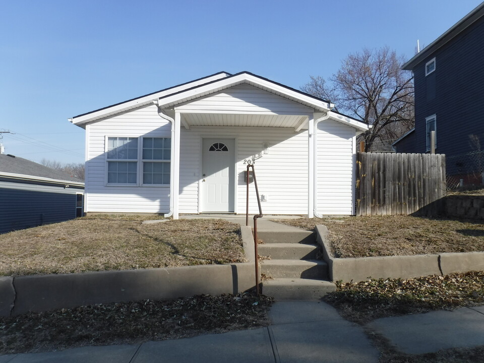 203 Harvard St in St. Joseph, MO - Building Photo