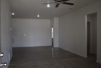 1807 Emma Naylor Ct-Unit -B-STILL OCCUPIED BY RESIDENT in Harker Heights, TX - Foto de edificio - Building Photo