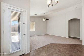 40381 W Robbins Dr in Maricopa, AZ - Building Photo - Building Photo