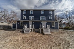 70 New Paltz Rd in Highland, NY - Building Photo