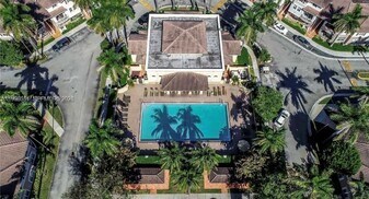 8956 W Flagler St in Miami, FL - Building Photo