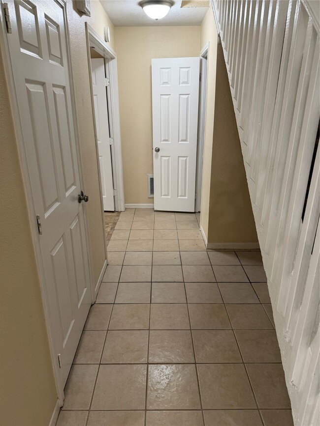 property at 9 Dewthread Ct