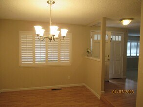 1085 Austin Way in Napa, CA - Foto de edificio - Building Photo