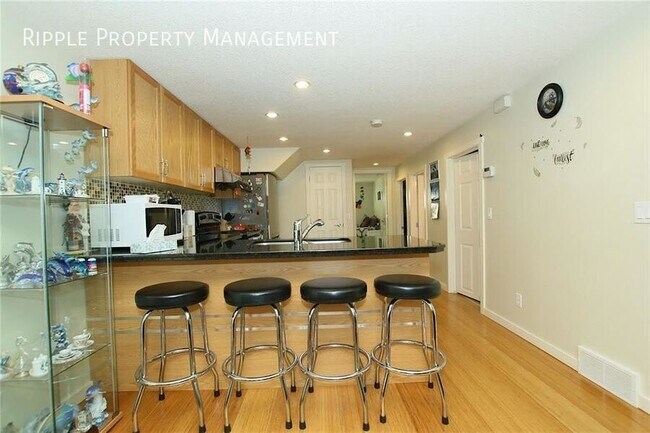 5116 Forego Ave SE in Calgary, AB - Building Photo - Building Photo