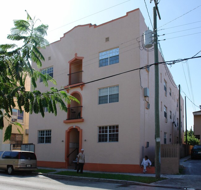 1414 SW 5th St in Miami, FL - Building Photo - Building Photo