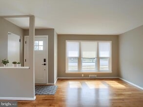 1300 Strafford Rd in Camp Hill, PA - Building Photo - Building Photo