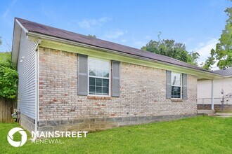 6905 Wood Rd in Louisville, KY - Building Photo - Building Photo