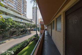 Ala Wai Gardens Apartments in Honolulu, HI - Foto de edificio - Building Photo