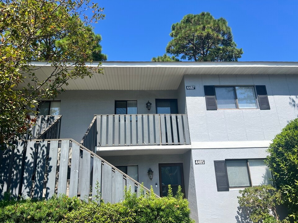 4487 Holly Tree Rd in Wilmington, NC - Foto de edificio